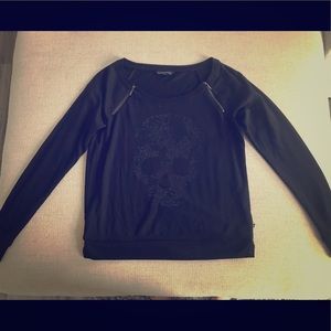 ROCK & REPUBLIC Crystal Skull long sleeve